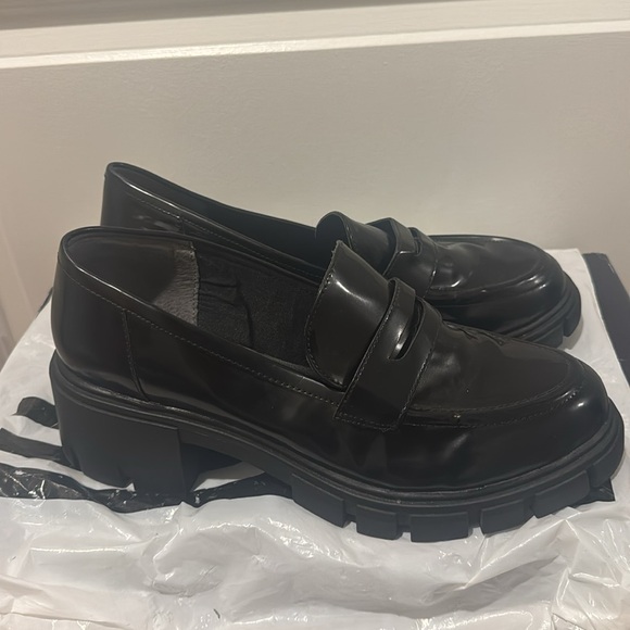 Crown Vintage Black Patent Leather Loafers size 11/11.5 - Picture 3 of 4